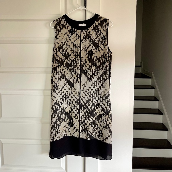 Vince 100% Silk Sleeveless Shift Dress Abstract/Snakeskin-ish Print ~ Size 8 - Picture 6 of 11